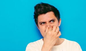 bau tanda makluk halus