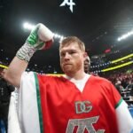 Tak Tergoyahkan! Canelo Alvarez Pertahankan Takhta Juara Kelas Menengah Super