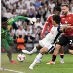 Rio Ferdinand Angkat Suara: Satu Pemain MU Jadi Biang Kerok Gol Tottenham di Final