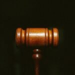 Hukum Adat di Indonesia: Antara Pengakuan Negara dan Tantangan Modernitas