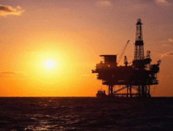 Kenaikan Stok AS Dorong Minyak Terus Melemah